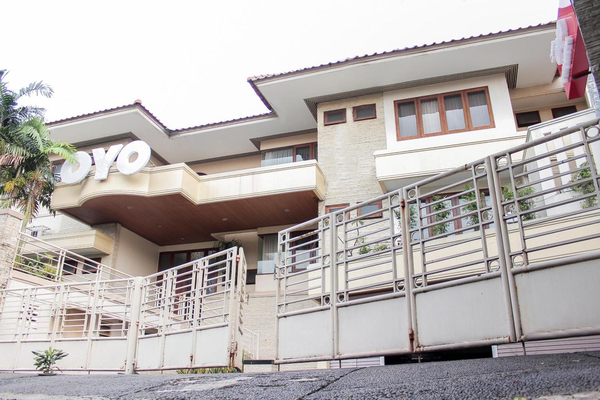 OYO 123 Puri Lotus Near Siloam Hospitals TB Simatupang Hotel Jakarta Bagian luar foto