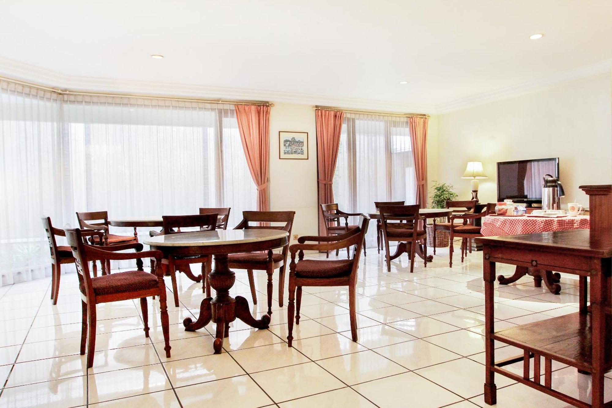 OYO 123 Puri Lotus Near Siloam Hospitals TB Simatupang Hotel Jakarta Bagian luar foto