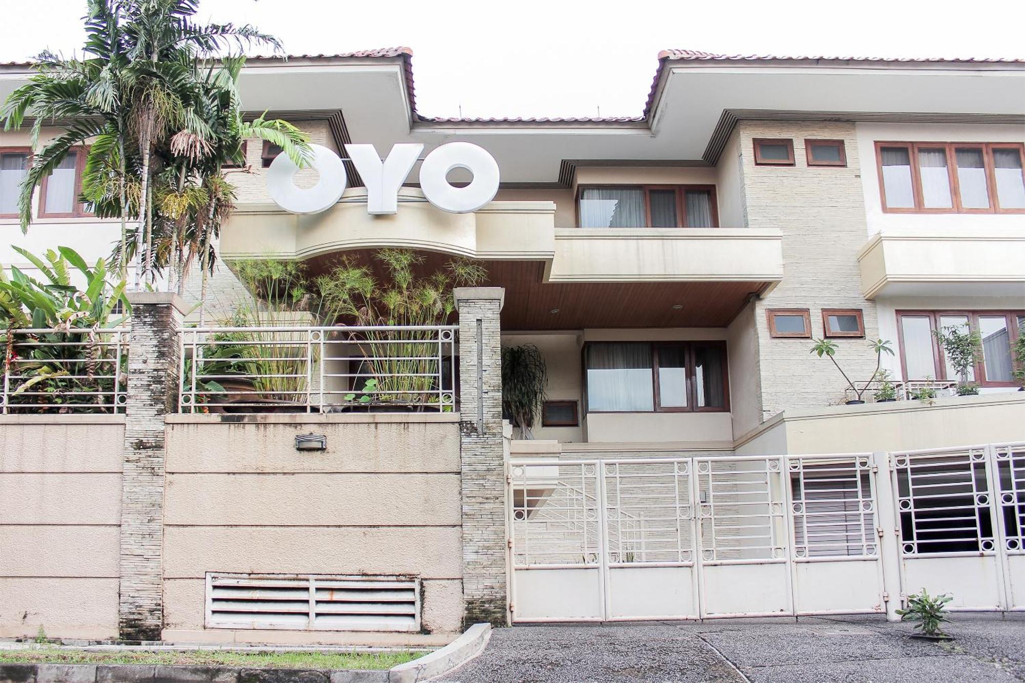 OYO 123 Puri Lotus Near Siloam Hospitals TB Simatupang Hotel Jakarta Bagian luar foto